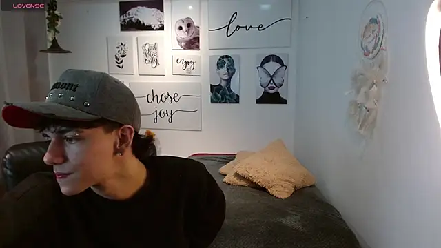 AmethystShadow17 online show from December 3, 4:46 pm