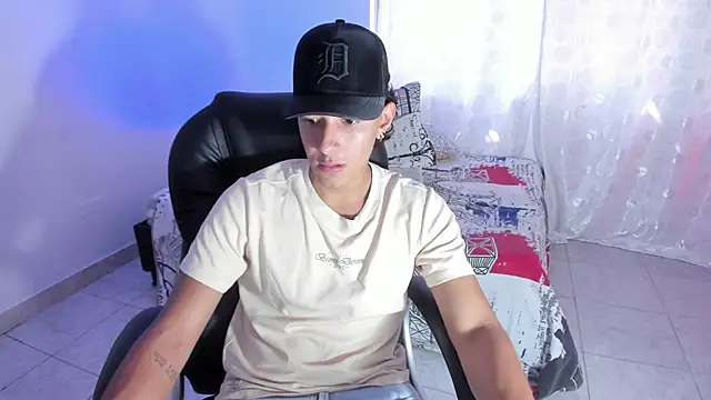 Hayden Boy  online show from October 22, 2:21 pm