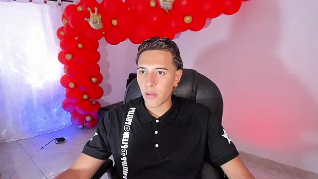 Hayden Boy  online show from November 22, 7:35 pm