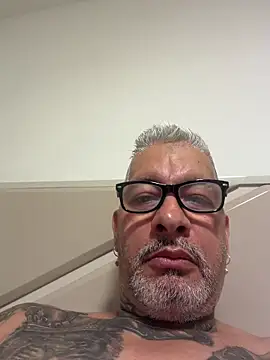 roygomez online show from November 6, 8:23 pm