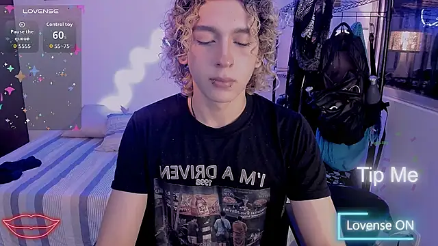 Lyric Mirage online show from February 24, 4:13 am