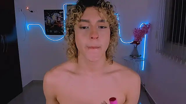 Lyric Mirage online show from January 8, 1:22 am