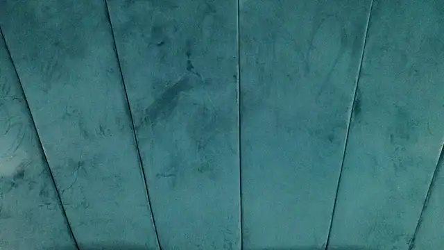 Aaron Eze online show from October 29, 11:40 pm