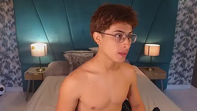 Aaron Eze online show from July 11, 12:29 pm