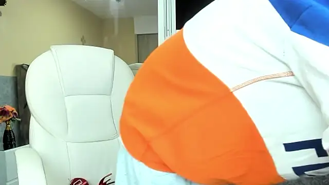 Xavier Fox    online show from October 23, 5:44 am