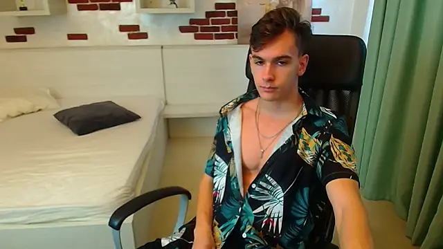 BradyFlint online show from October 26, 11:34 am