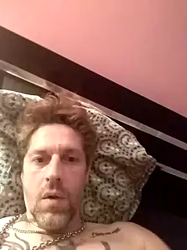 Stripxe1 online show from October 31, 4:47 am