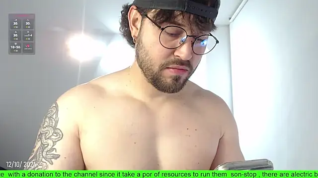 SugaredDigit online show from December 10, 11:00 pm