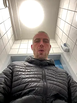 Rotteei1 online show from December 15, 8:55 am