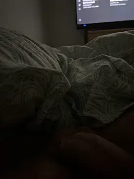 Snapshot of derschmeichler04 chatting on October 21, 2:14 am derschmeichler04 online show from October 21, 2:14 am