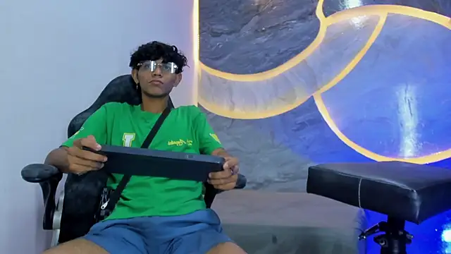 Sex Boy 33  online show from November 2, 3:44 am