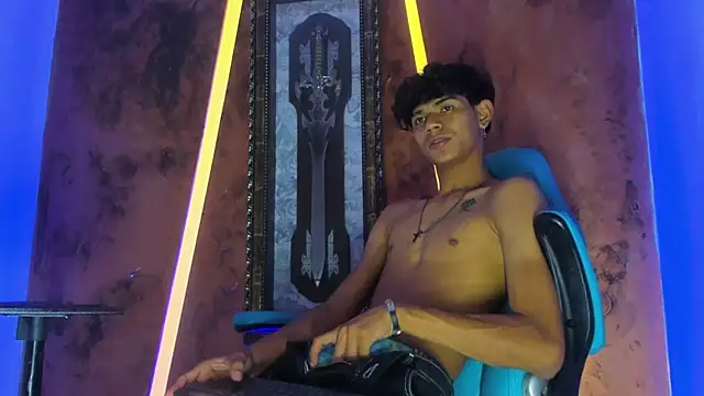 Sex Boy 33  online show from October 31, 4:58 am