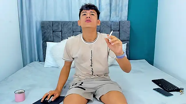 Nicolas Torres  online show from November 30, 6:26 am