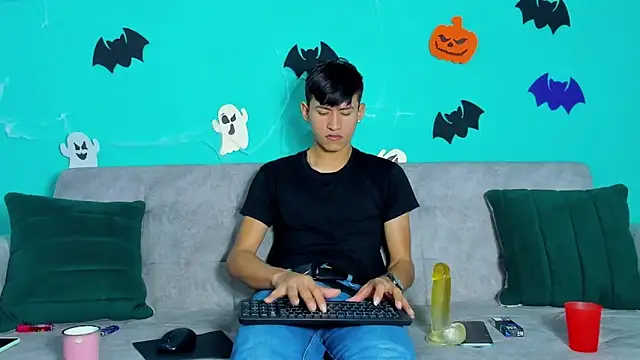 Nicolas Torres  online show from October 29, 9:01 am