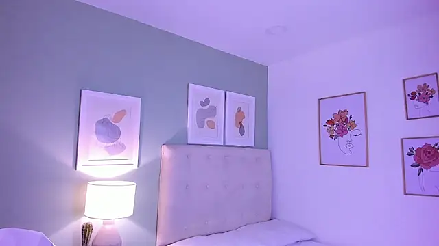 ApoloRicci online show from December 19, 8:06 pm