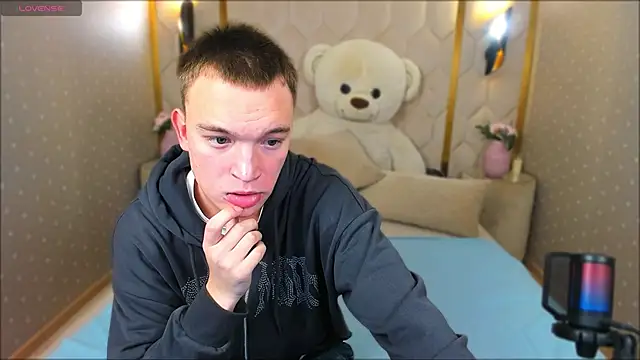 Derek Banville online show from October 30, 12:17 pm