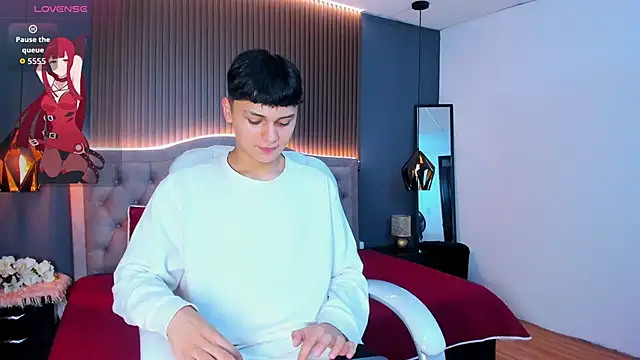 Maxii18  online show from October 30, 7:15 pm