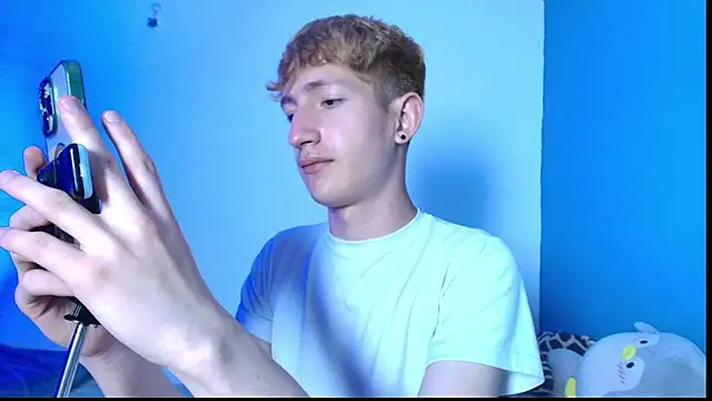 Erick Taylor3 online show from April 2, 8:27 pm