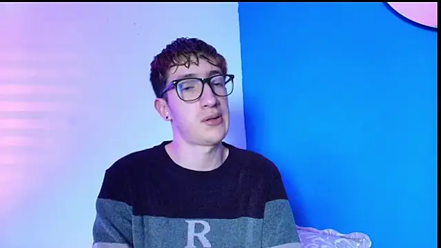 Erick Taylor3 online show from February 14, 8:48 pm