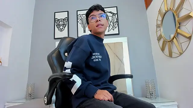 adams bobby online show from April 9, 11:05 am