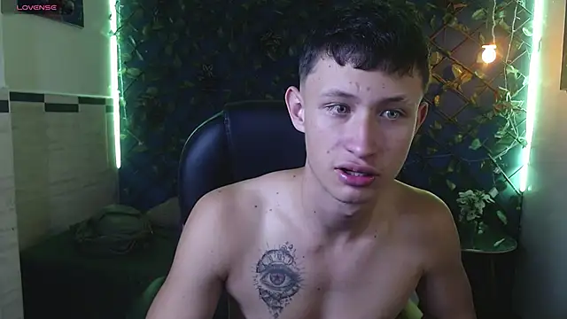 Garuo 18 online show from December 3, 7:31 pm