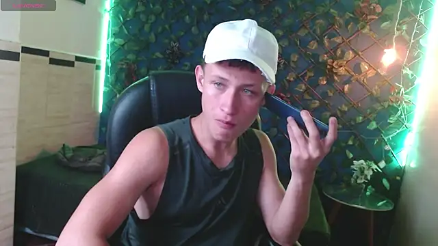 Garuo 18 online show from December 2, 7:28 pm