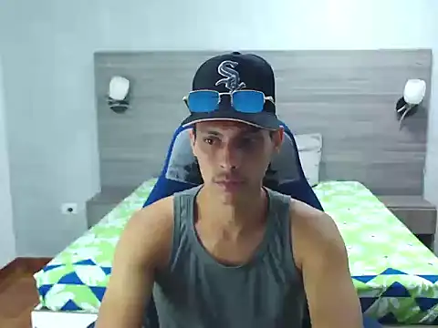 wiltom  online show from December 3, 3:34 am