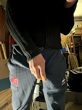 davi73d online show from October 26, 8:38 am