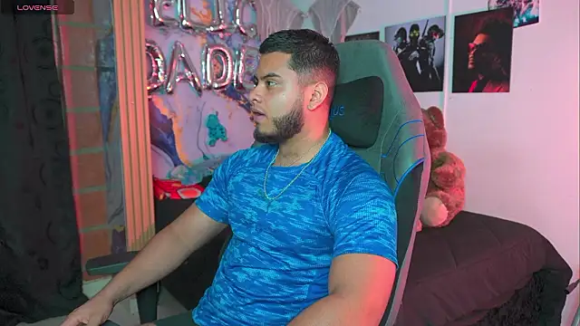 Tiler wolker online show from March 23, 1:44 am