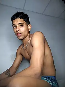 Alex Sweeting online show from November 5, 7:10 am