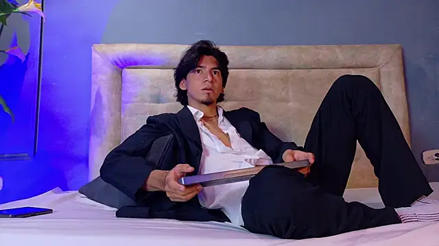 kane del toro online show from December 2, 2:14 am