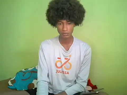 skinniyGabriel online show from December 4, 5:20 pm