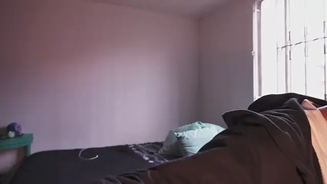 estmonnn online show from March 9, 8:58 pm