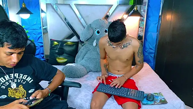 darwinandbrayann online show from January 15, 3:10 am