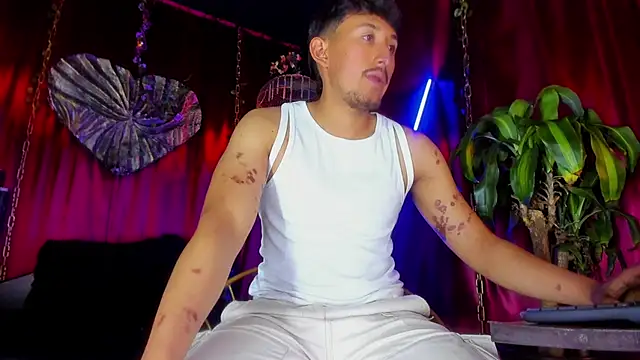 x heros x online show from November 1, 3:16 pm