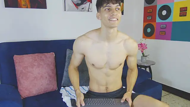 AlessioVitale online show from November 22, 12:49 pm