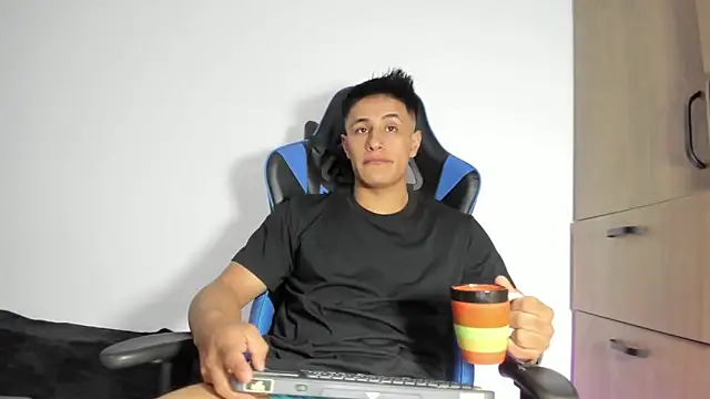 dorman boy online show from February 2, 4:33 am