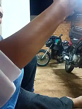 013boyy online show from December 14, 3:02 am