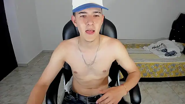 Aleck Boy online show from November 29, 11:51 pm