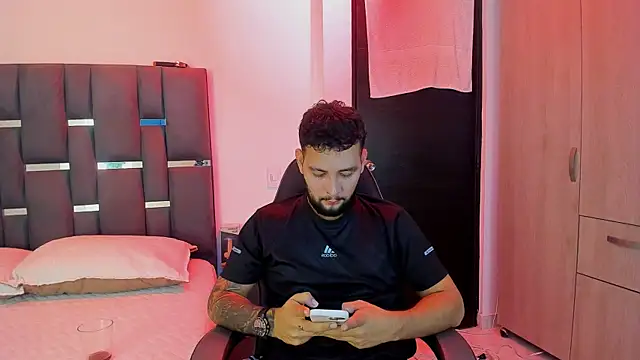 noah corvelle online show from November 12, 10:36 pm