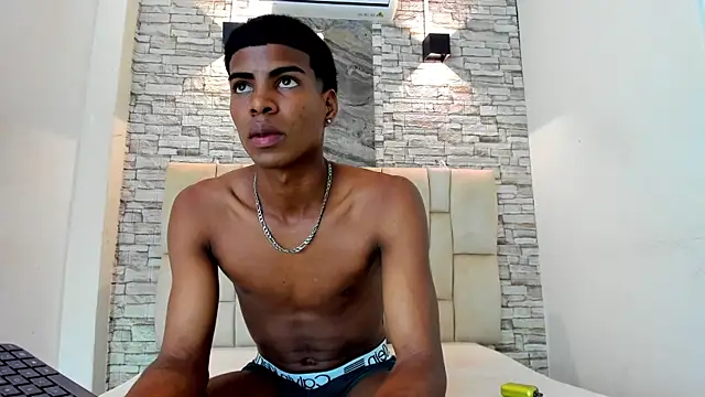 XAVI LEE online show from December 17, 9:32 pm