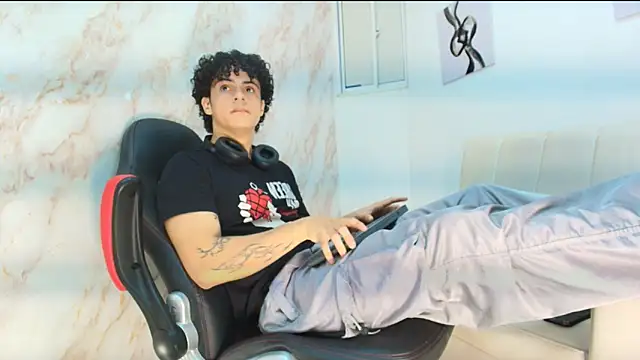 mikei banji online show from December 4, 10:17 pm