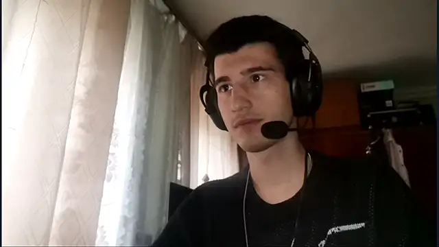 JamesLagerfeld online show from November 6, 10:18 am