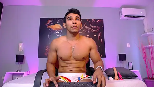 IanKnox online show from November 10, 2:33 pm