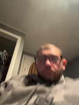 trickydickydaddy online show from March 29, 3:50 am