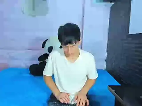 ElanGiraldo online show from November 25, 10:34 pm