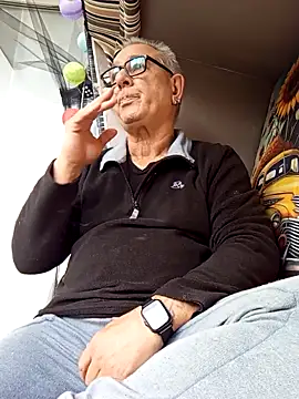 andy-1961 online show from December 21, 11:29 am