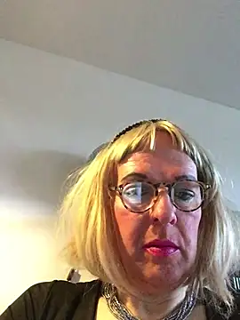 simone xdressing online show from March 29, 5:02 pm