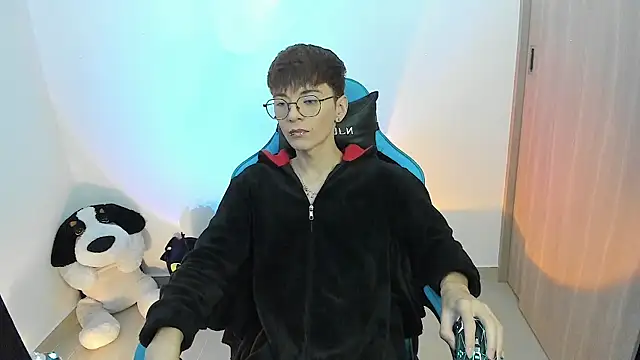 RYO BLEU  online show from November 18, 11:58 am