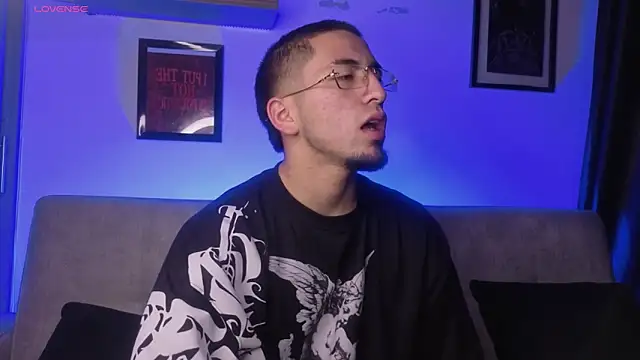 AresMassimoX online show from February 10, 6:01 pm